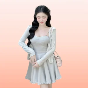 Đầm ngắn xòe bèo